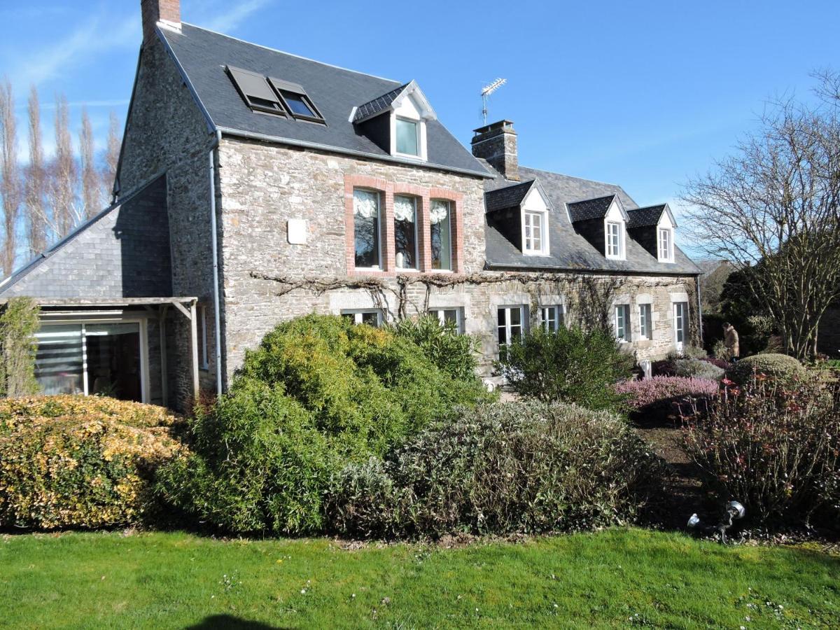 Gite De Charme "La Maison Saint-Leonard" Avec Piscine, Spa, Vue Sur Le Mont Saint-Michel Vains Exteriér fotografie